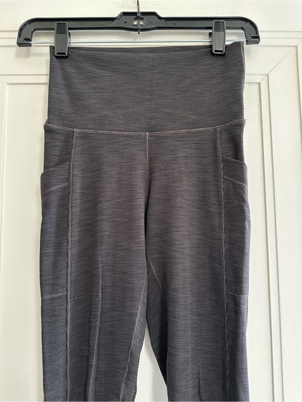 Prana High-Waist Micro-Ribbed Charcoal Gray Leggings with Side Pockets - XS - Picture 3 of 10